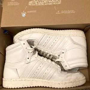 Adidas high top sneakers 7.5 men’s